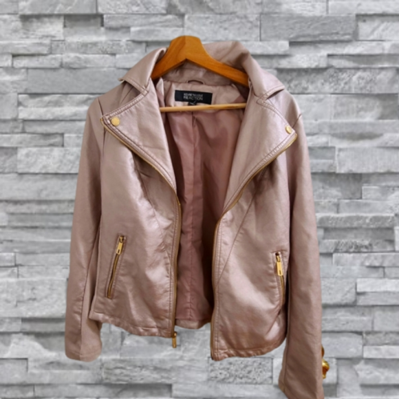 Kenneth Cole Reaction Jackets & Blazers - Rose/pink faux leather zip 💗